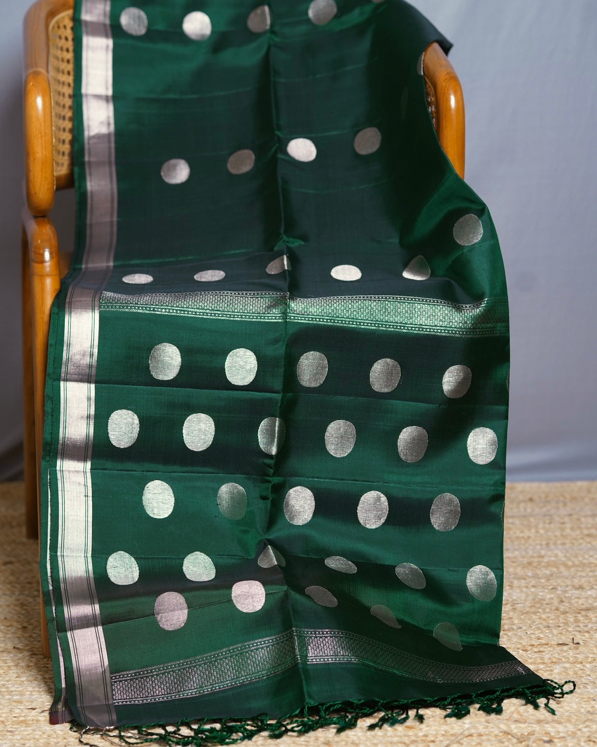 Kanchi Pattu with Round Butis
