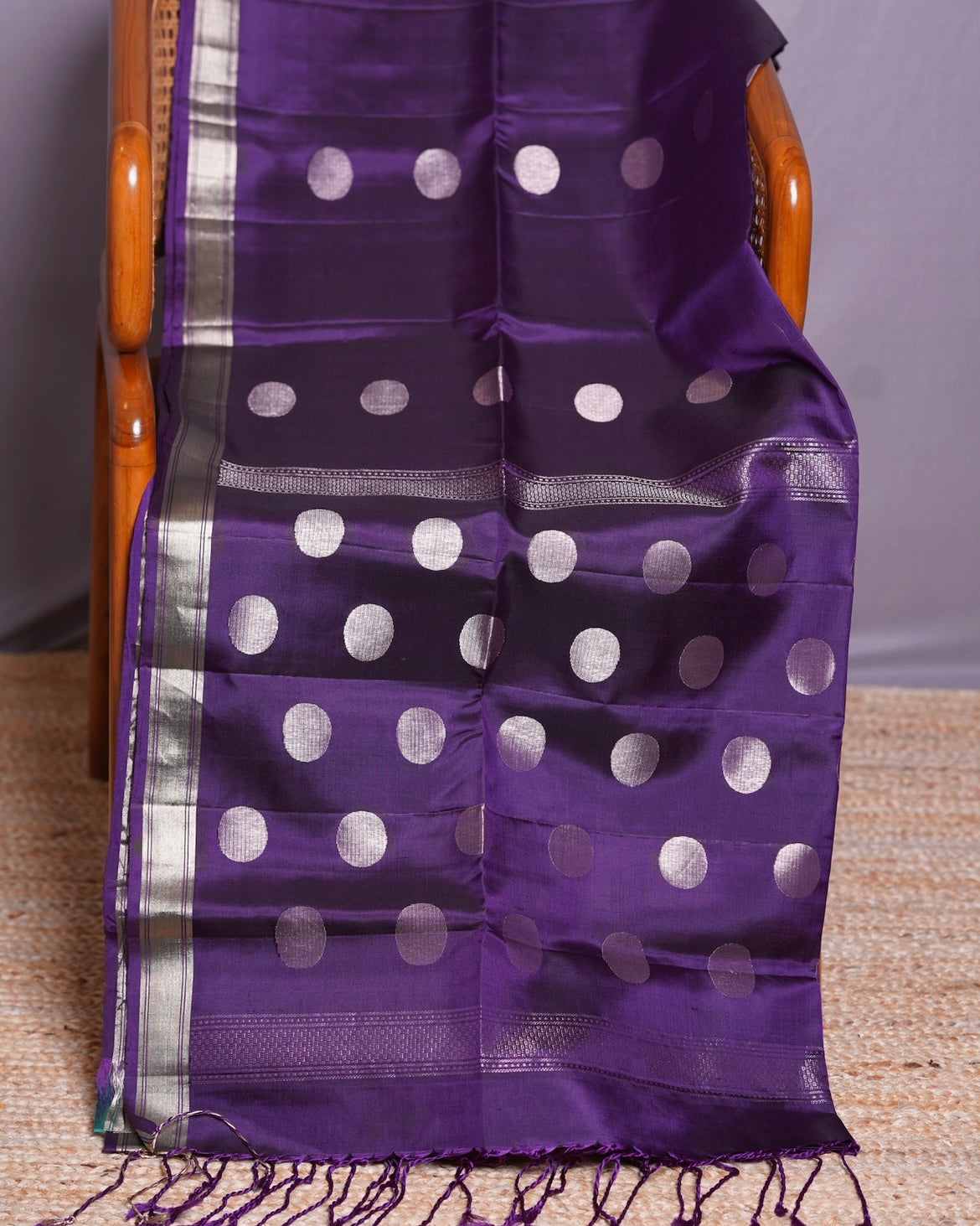 Kanchi Pattu with Round Butis