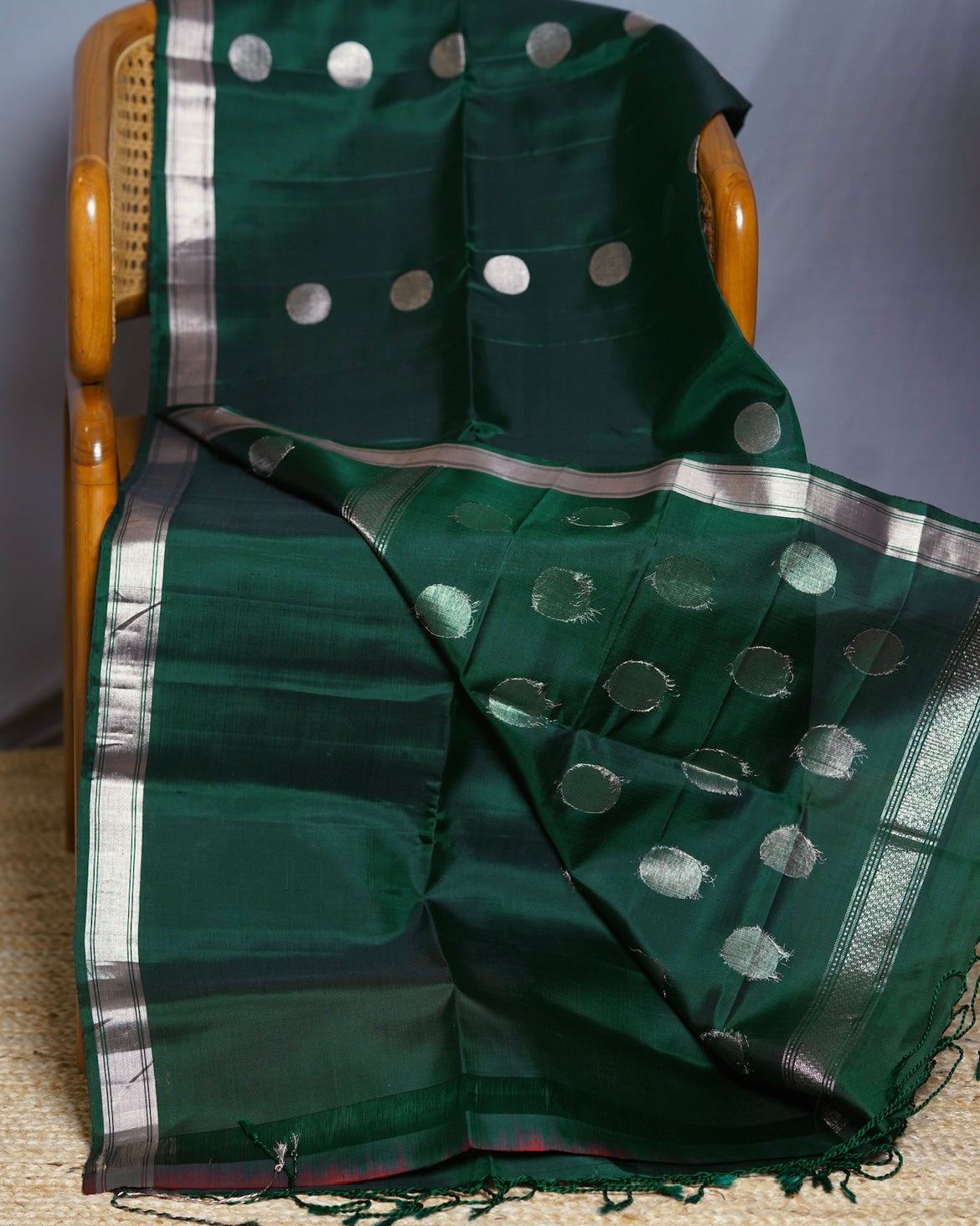 Kanchi Pattu with Round Butis