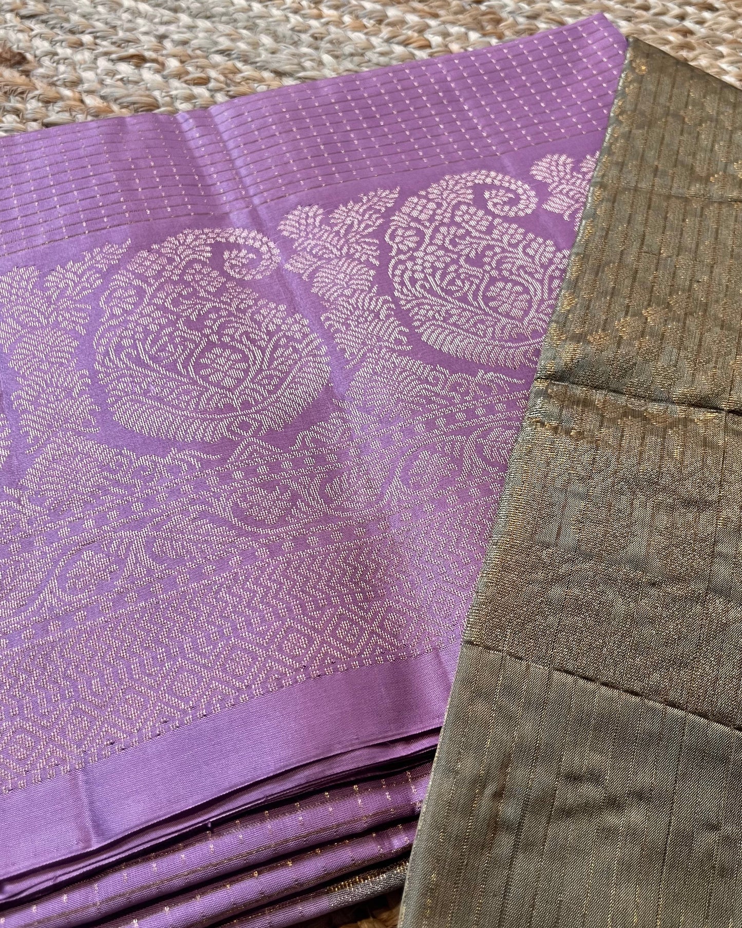 Lavender Kanchi Pattu with Mango Border
