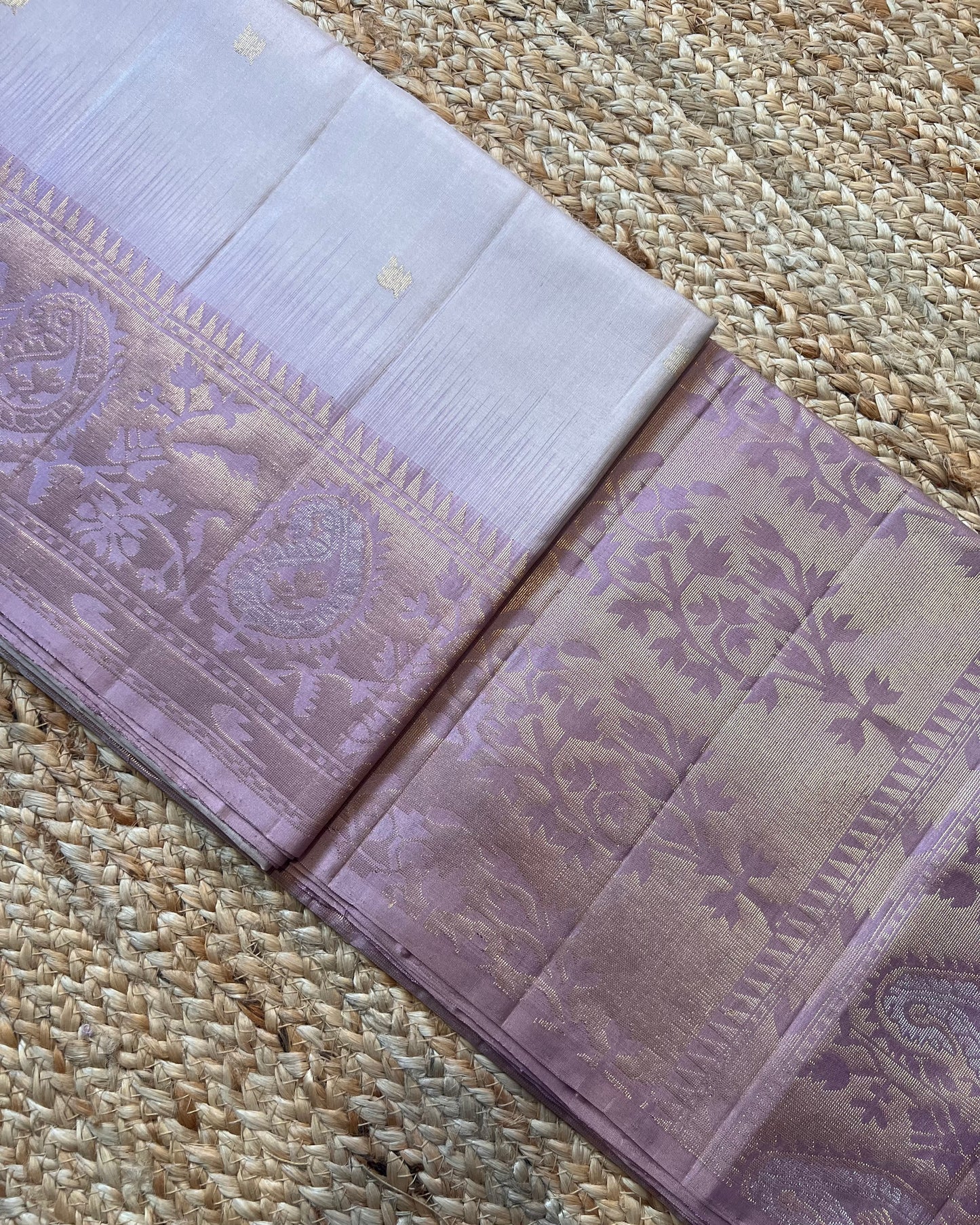Off-white Kanchi Pattu with Lavender Mango Border