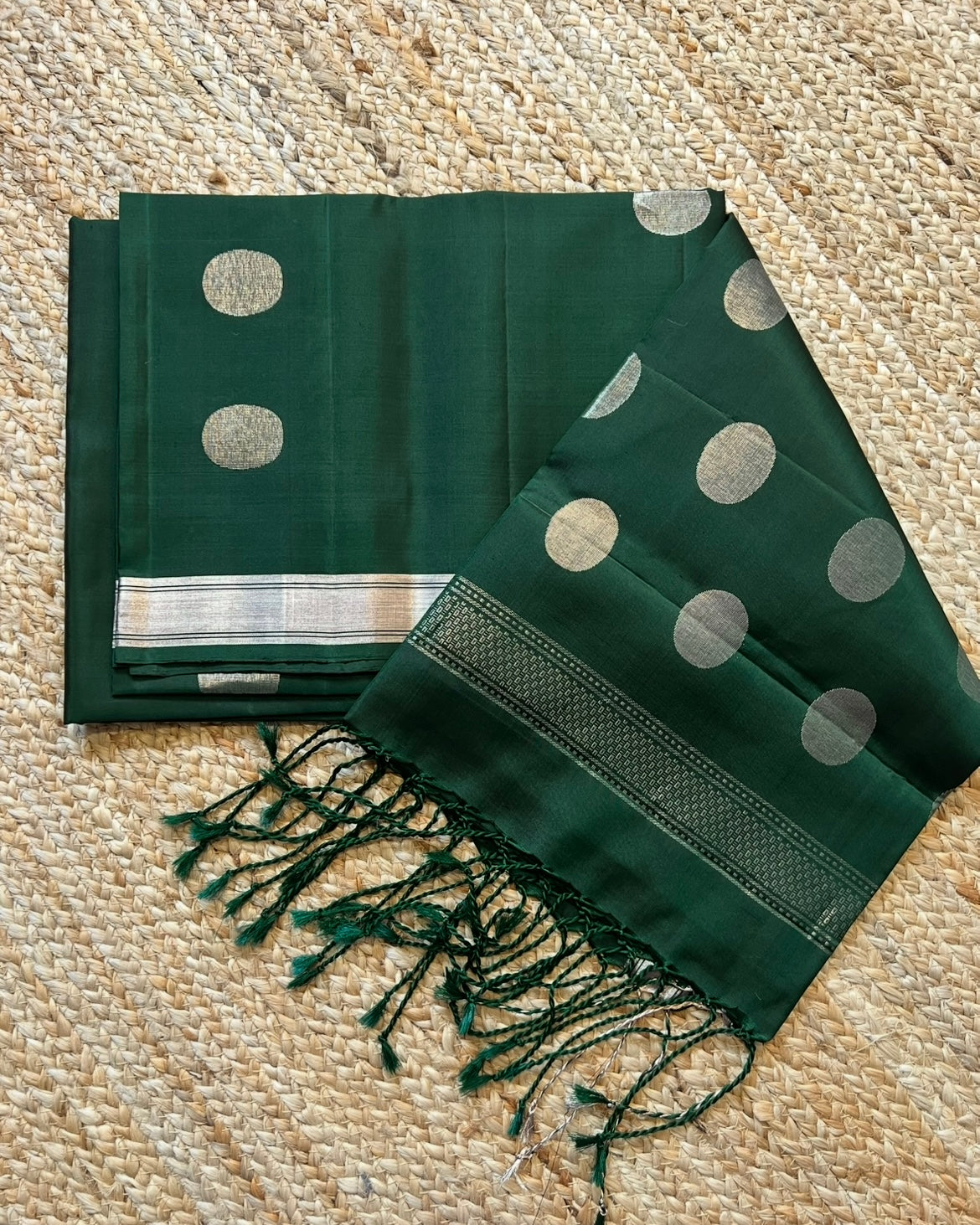 Kanchi Pattu with Round Butis
