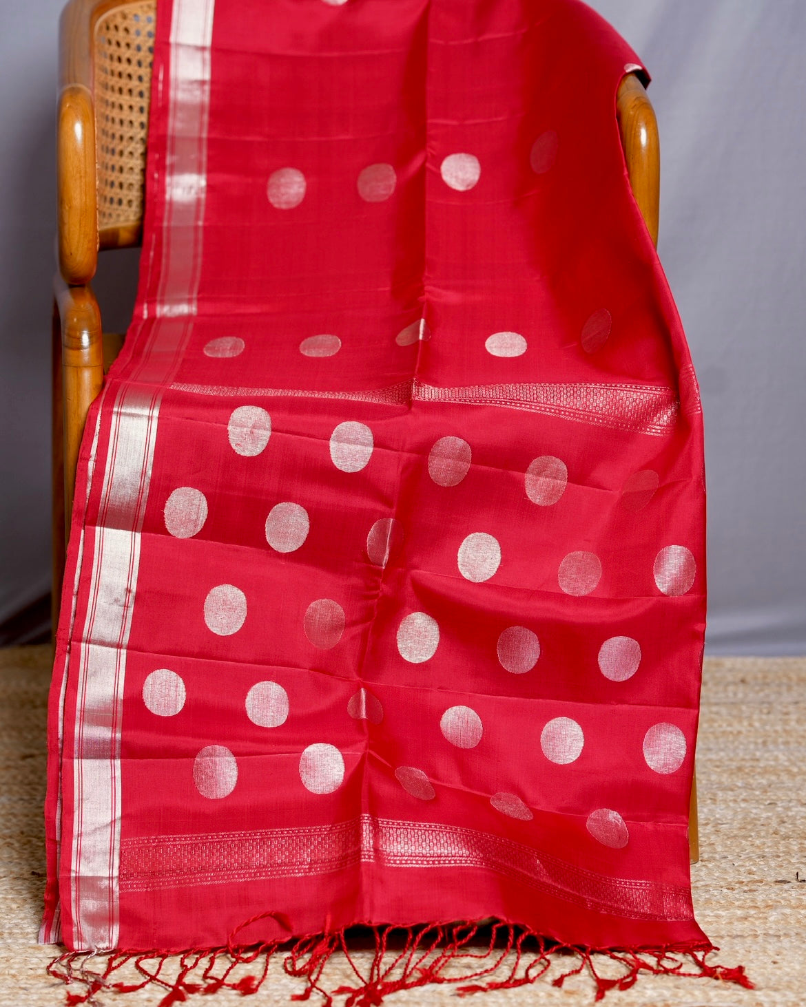 Kanchi Pattu with Round Butis